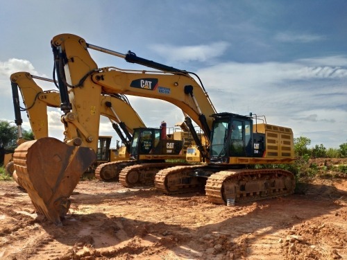 CAT 390 Hydraulic Excavator & 3 x Volvo A35F Articulated Dump Trucks - Offered for Sale by Private Treaty