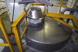 Stainless Steel Sugar hopper, 1.5 Ton capacity, with hoist for 1 Ton Bag - 3